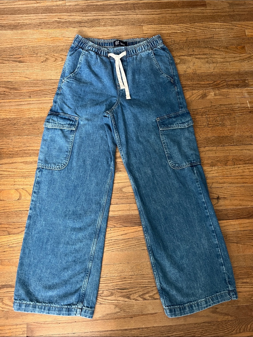 Women’s Gap High Rise Wide-Leg Pull On Cargo Pants with Drawstring